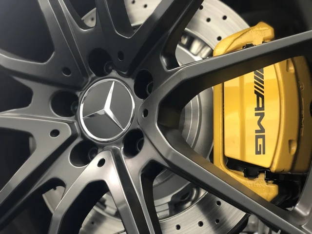 Mercedes AMG GT R – Felge und AMG-Bremse im Detail