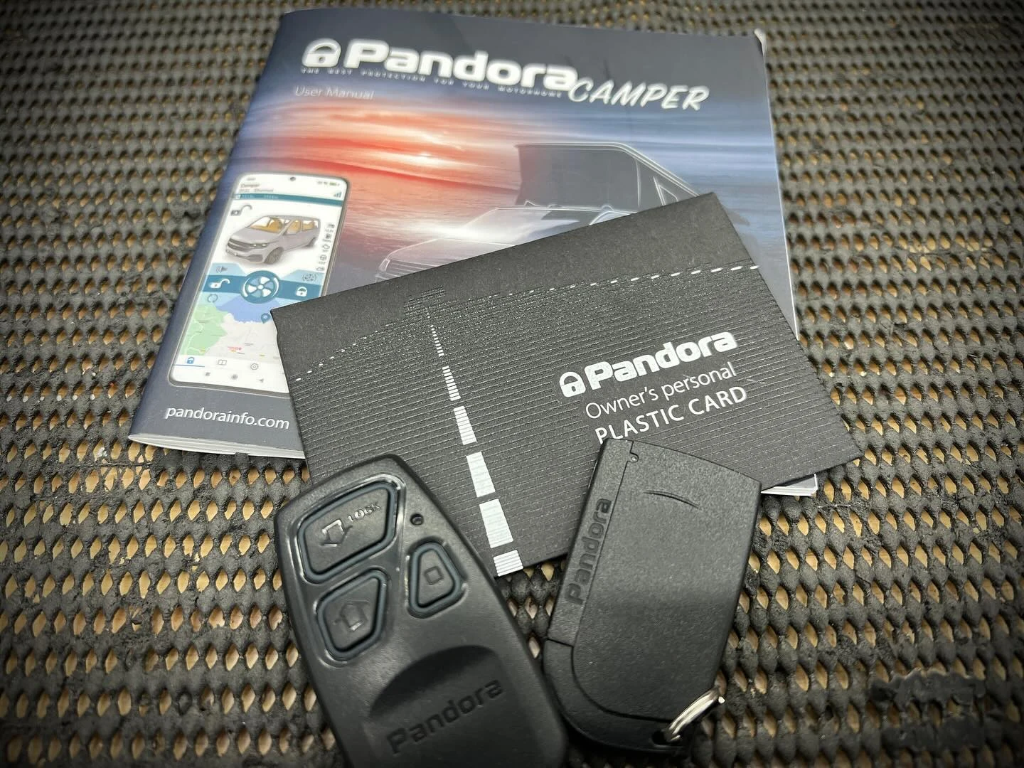 Pandora Camper · TAG und Tastenfernbedienung