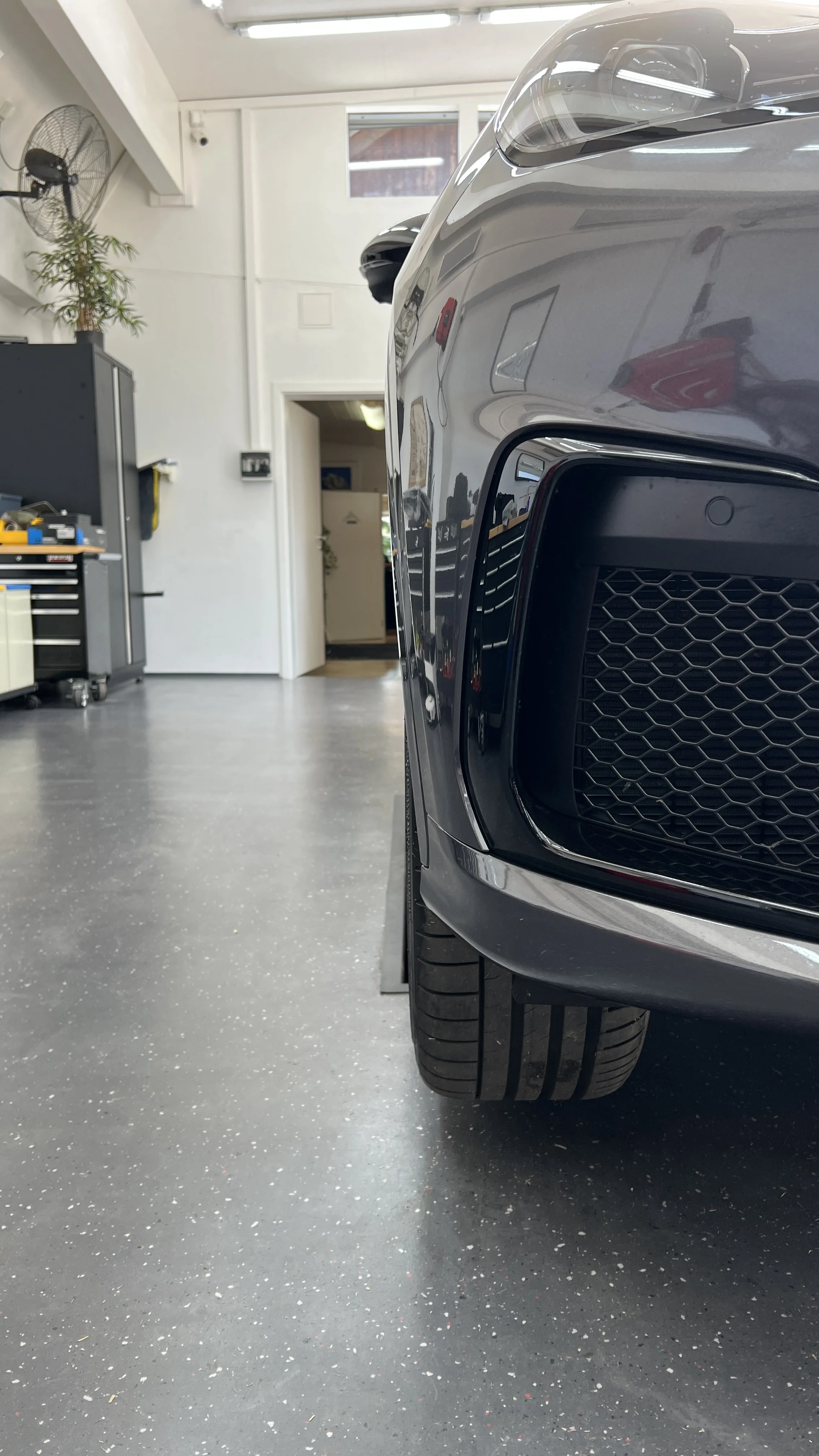 Maserati Grecale: Front und Scheinwerfer im Detail