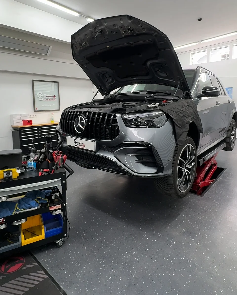 Werkstattaufnahme: Mercedes-Benz GLE AMG auf der Hebebühne