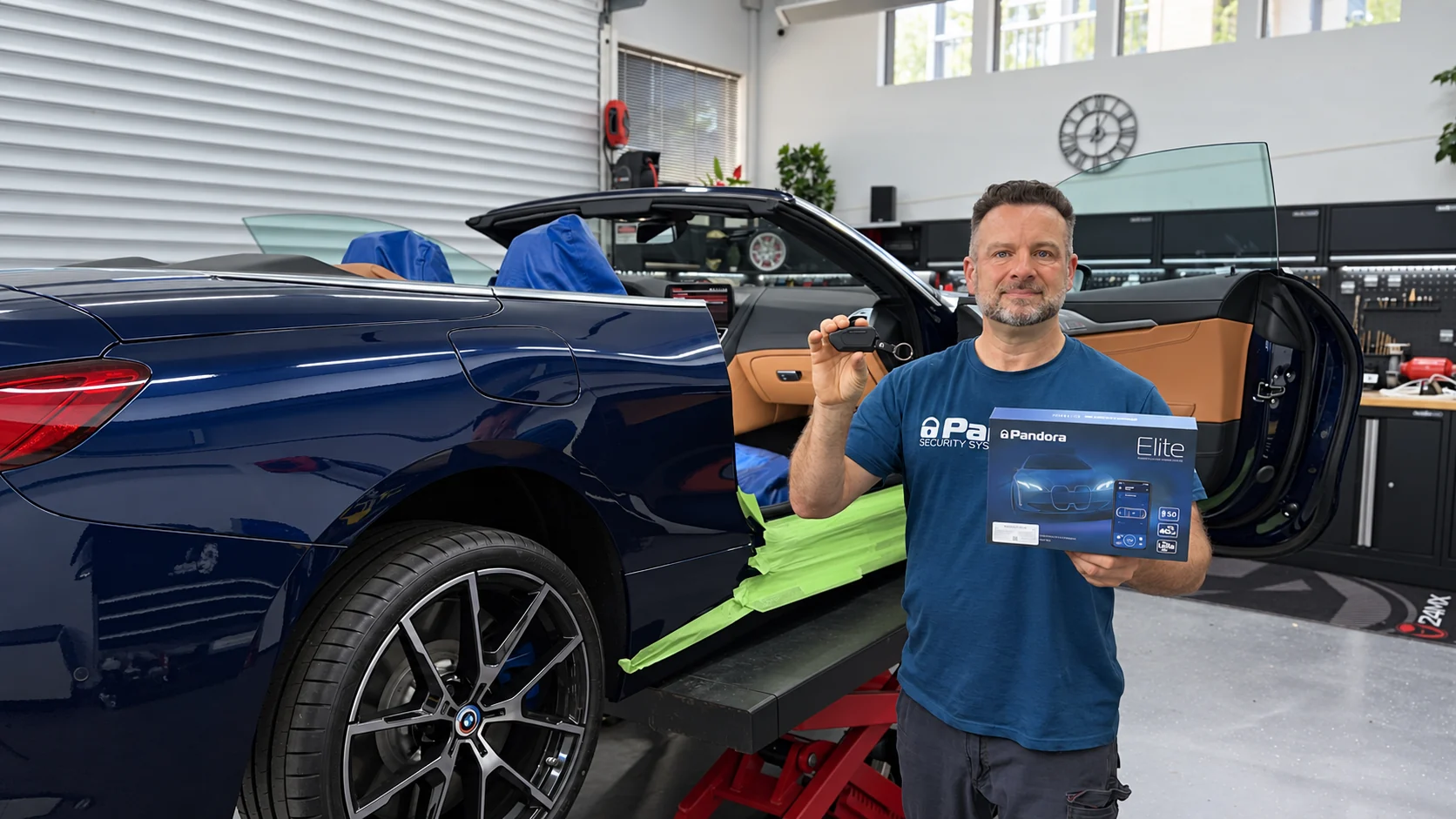 BMW Cabrio in der Werkstatt mit Pandora Elite und Fernbedienung